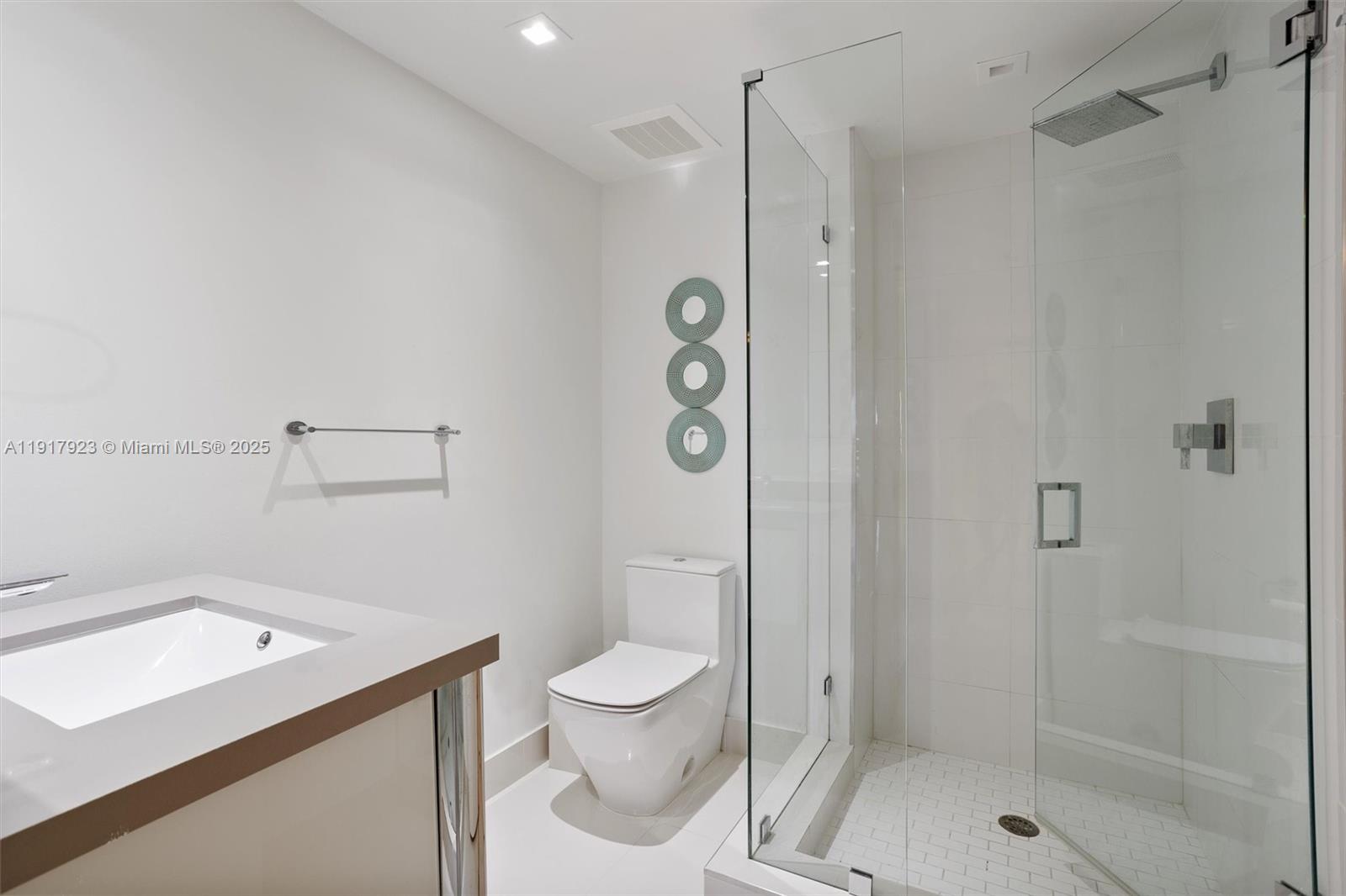 1708 3 / 3 1571 sq. ft. $ 2025-11-20 0 foto