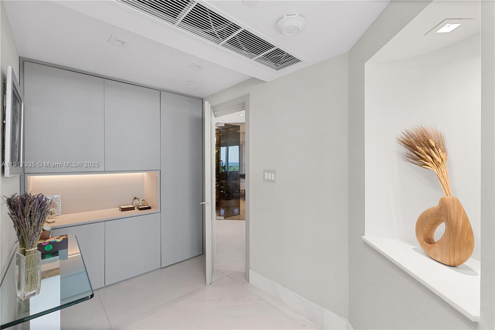 Photo of 19955 38th Ct  #1103, Aventura, Florida, 33180 - 