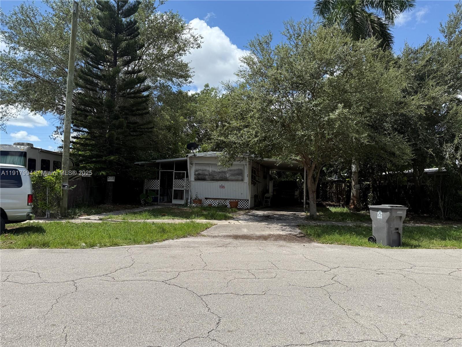   /   sq. ft. $ 2025-11-21 0 foto