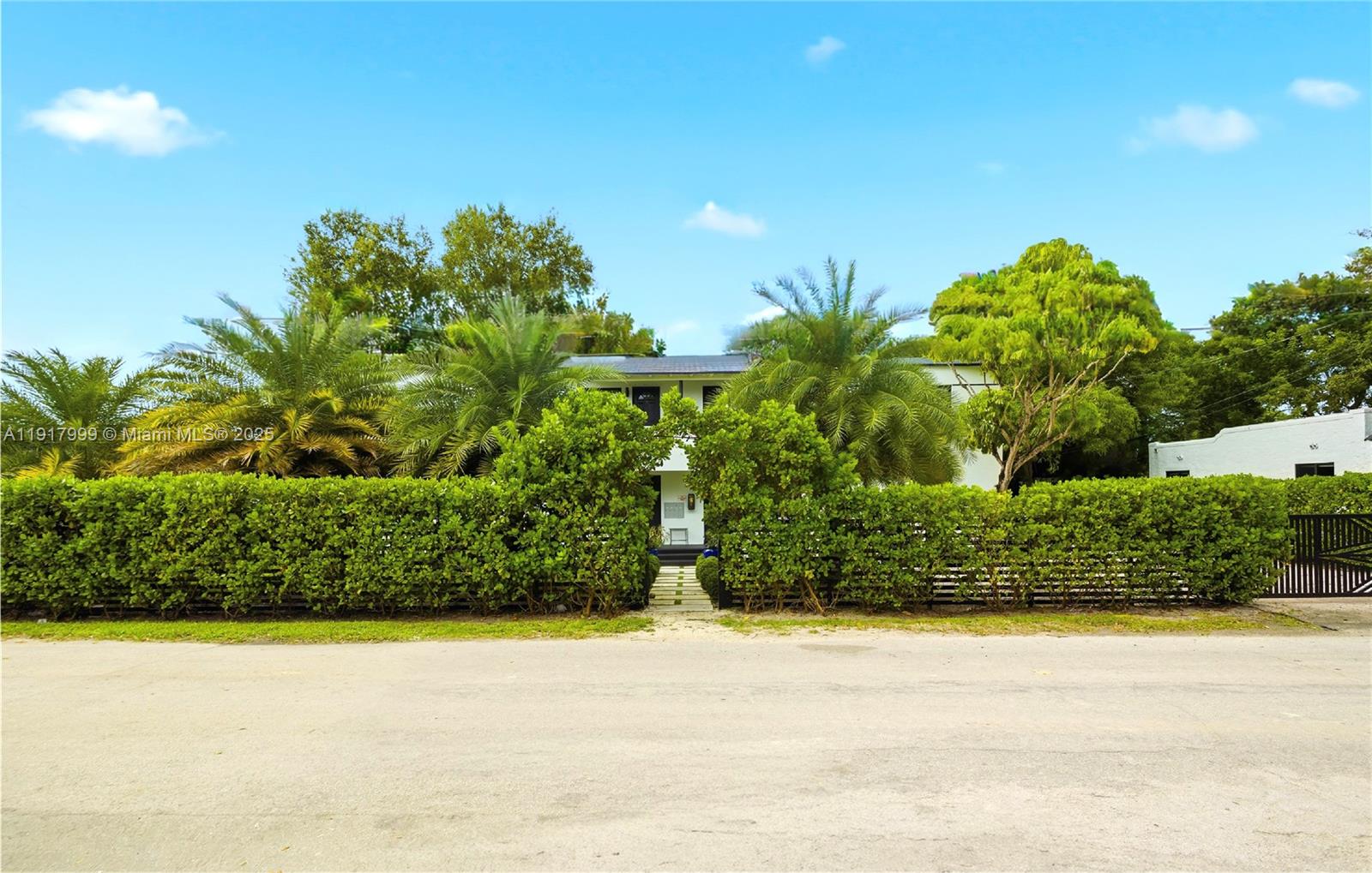   /   sq. ft. $ 2025-11-21 0 Photo