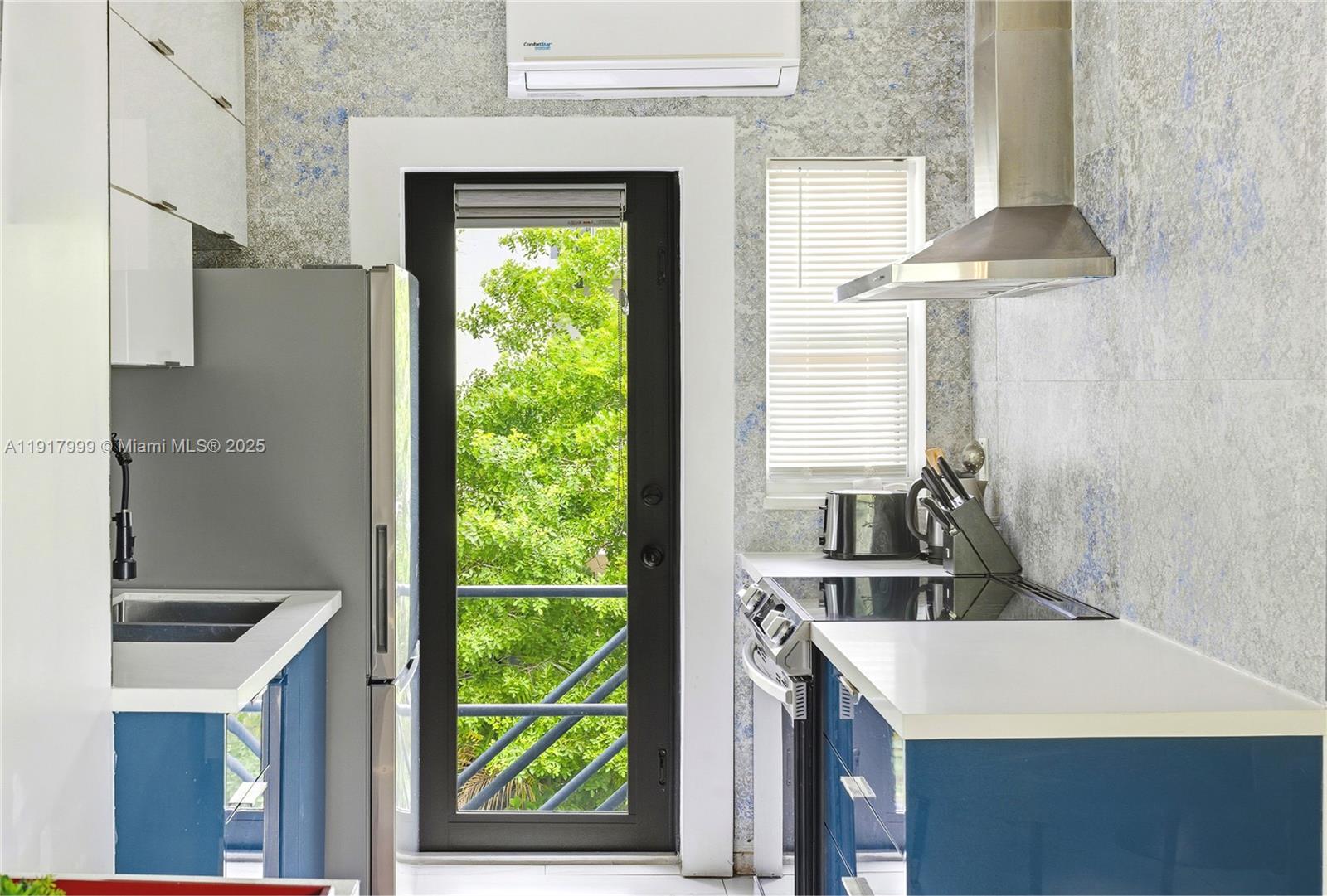   /   sq. ft. $ 2025-11-21 0 Photo