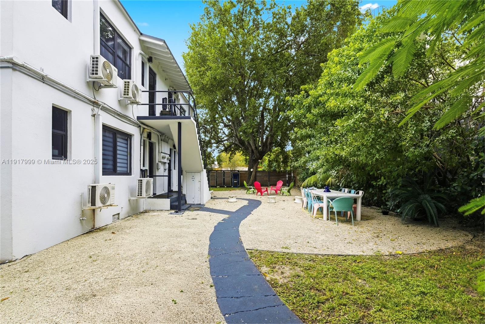   /   sq. ft. $ 2025-11-21 0 Photo