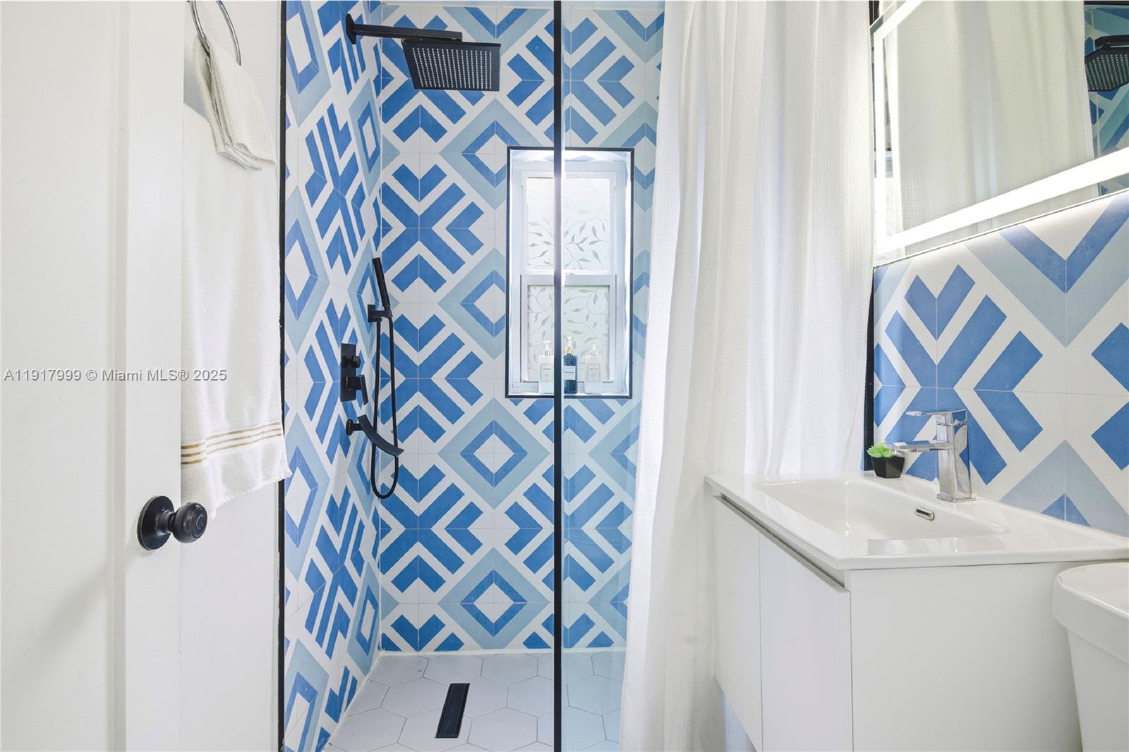   /   sq. ft. $ 2025-11-21 0 Photo