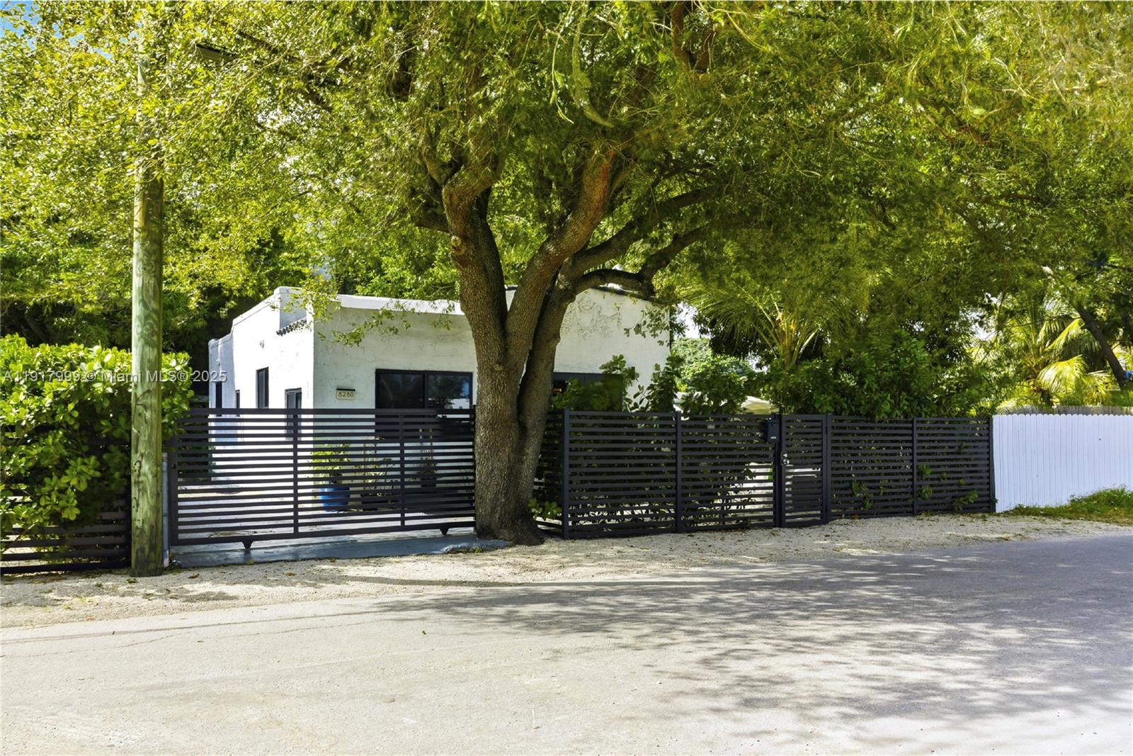   /   sq. ft. $ 2025-11-21 0 Photo