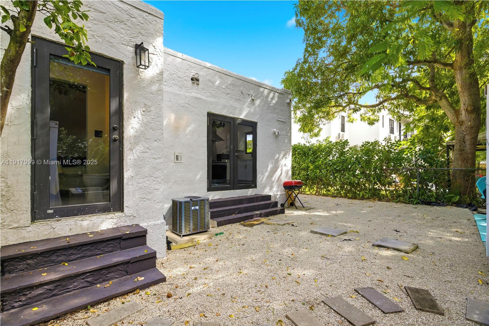   /   sq. ft. $ 2025-11-21 0 Photo