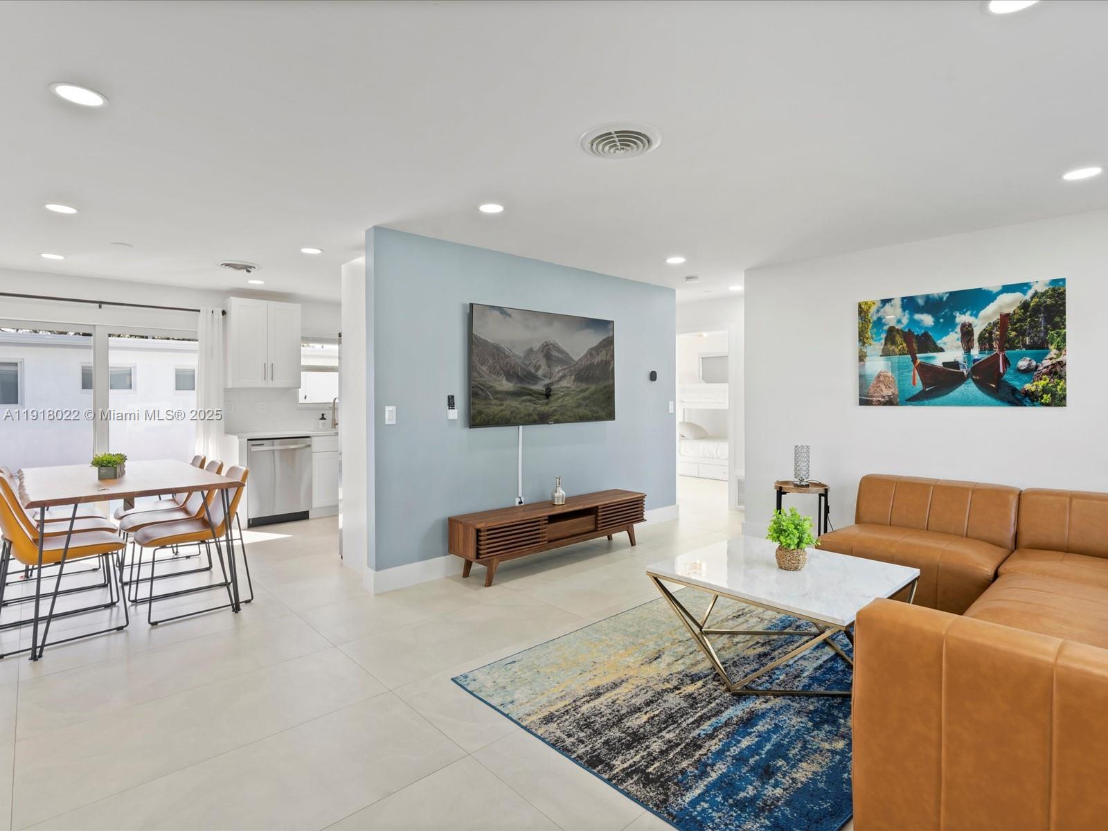   /  1359 sq. ft. $ 2025-11-21 0 Photo