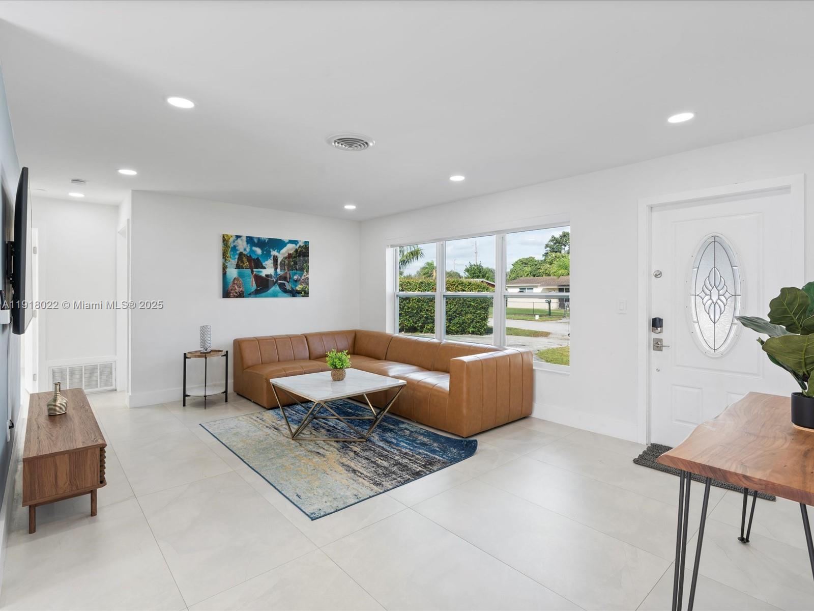   /  1359 sq. ft. $ 2025-11-21 0 Photo