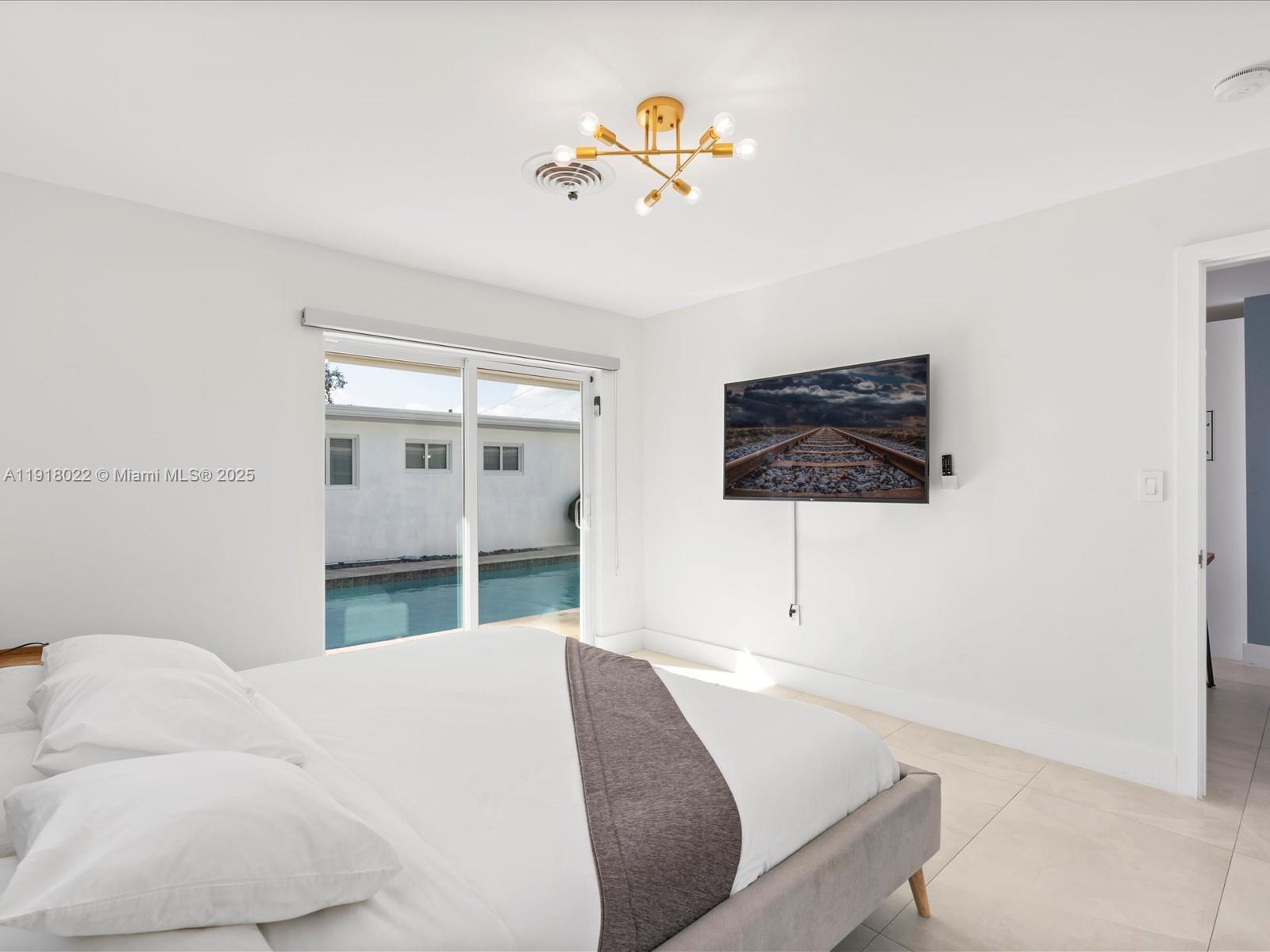   /  1359 sq. ft. $ 2025-11-21 0 Photo