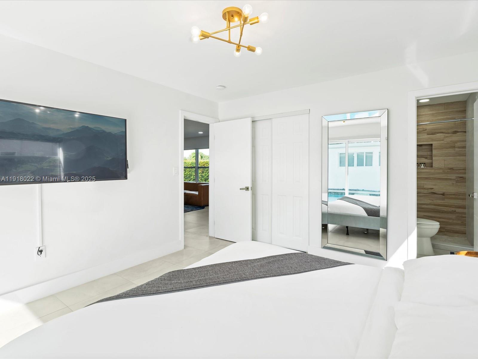   /  1359 sq. ft. $ 2025-11-21 0 Photo