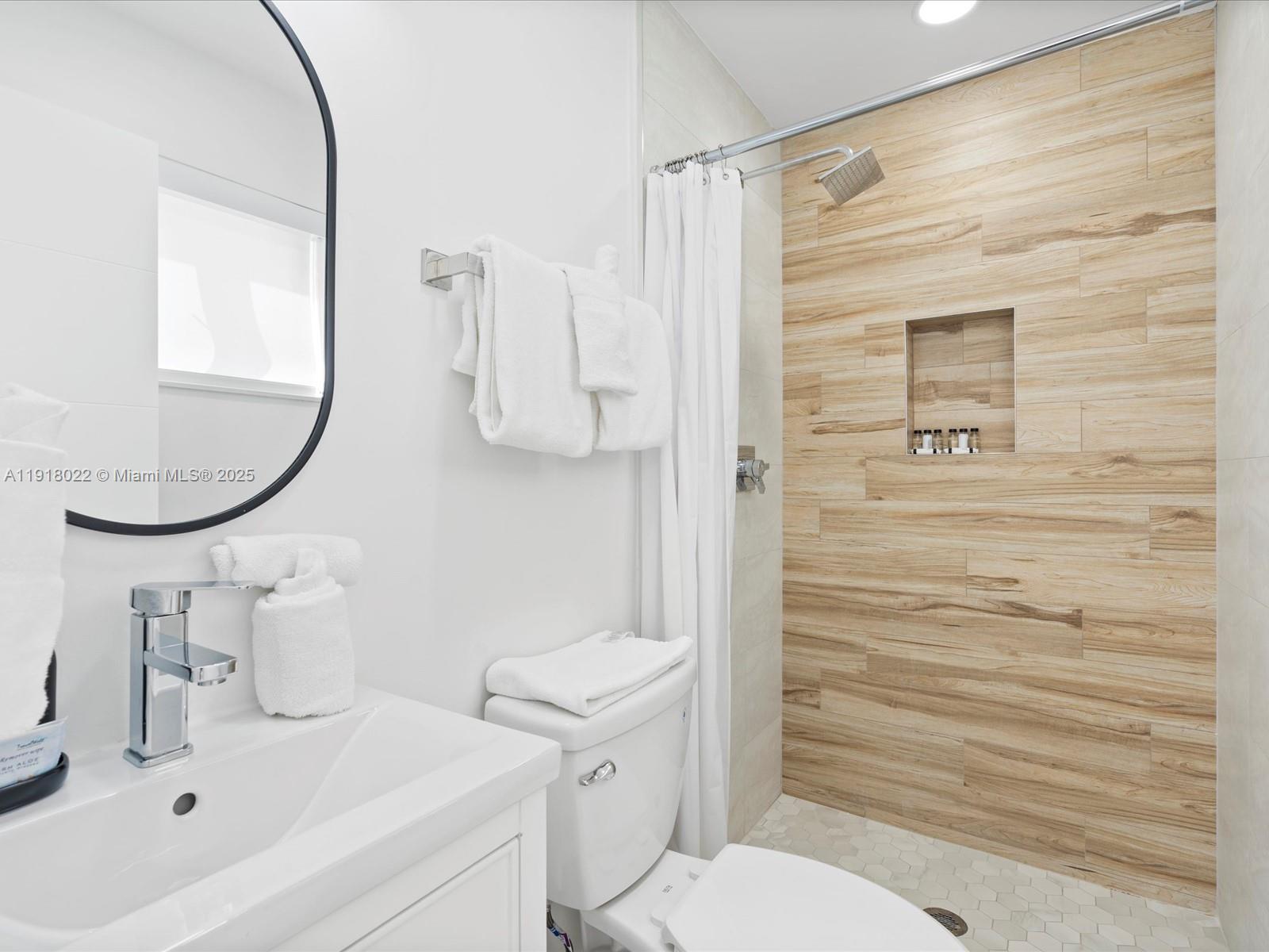   /  1359 sq. ft. $ 2025-11-21 0 Photo