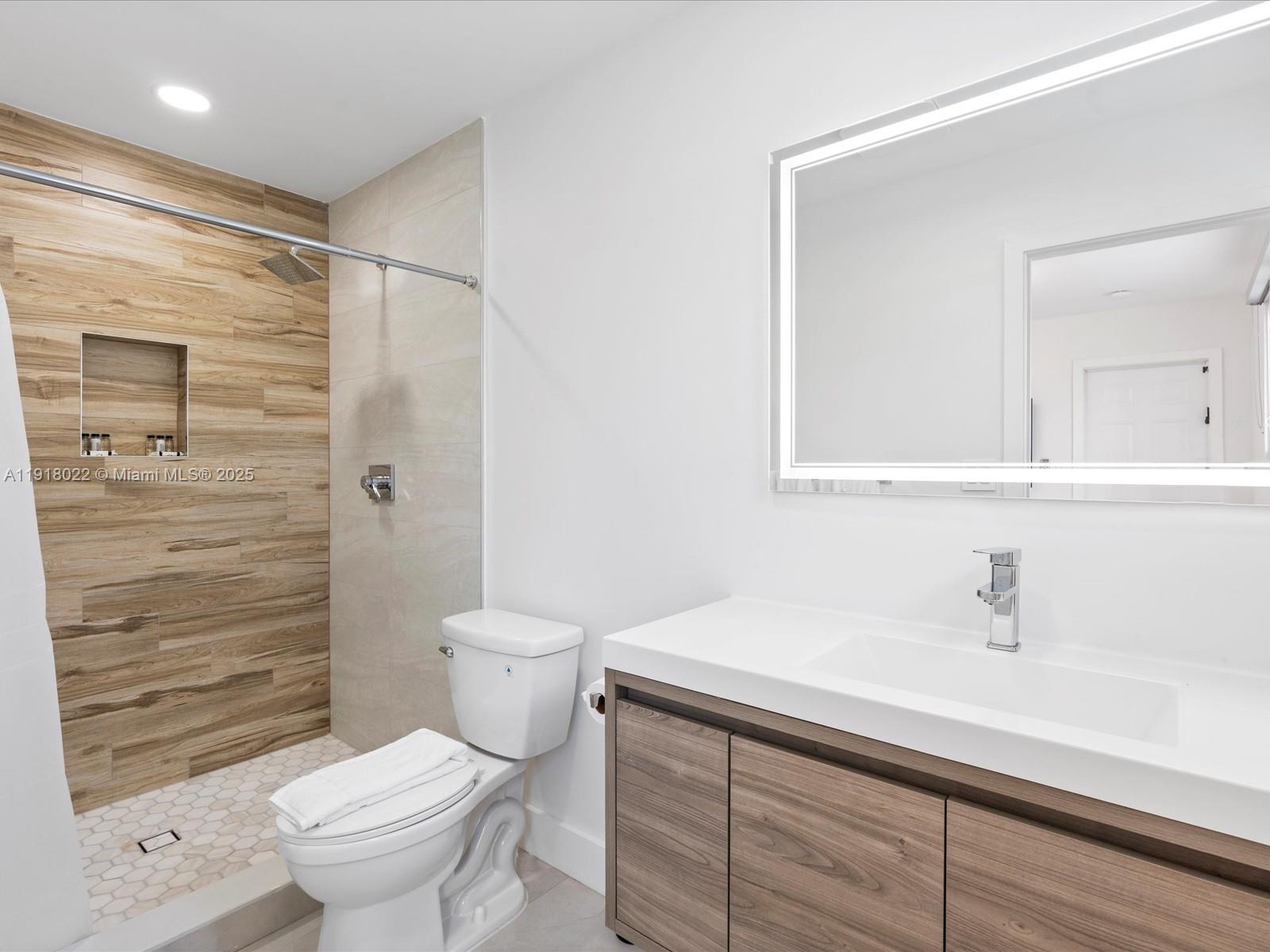   /  1359 sq. ft. $ 2025-11-21 0 Photo