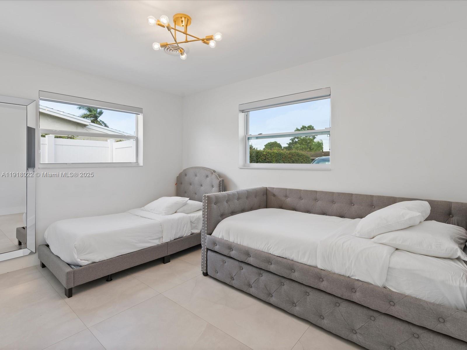   /  1359 sq. ft. $ 2025-11-21 0 Photo