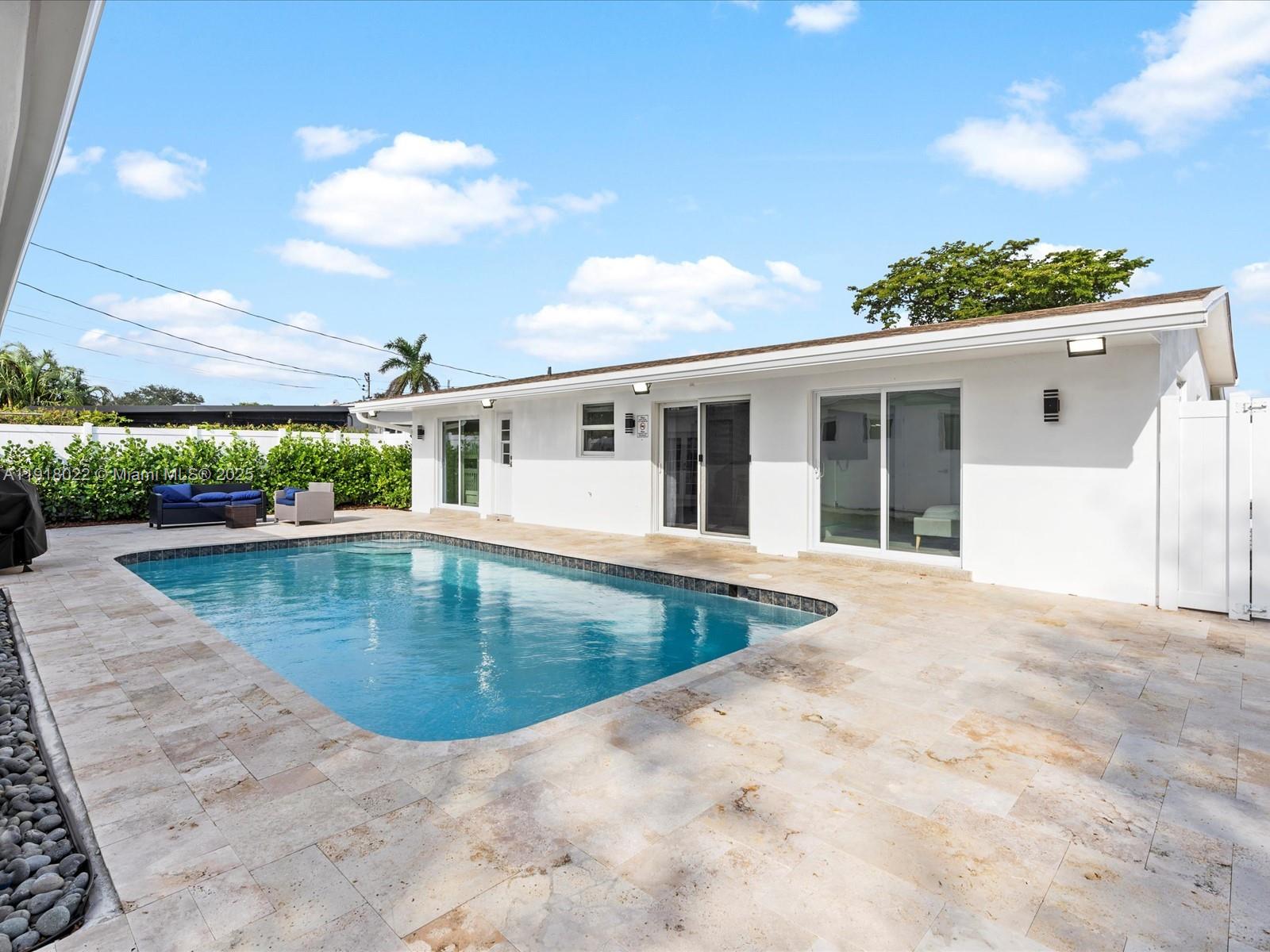   /  1359 sq. ft. $ 2025-11-21 0 Photo