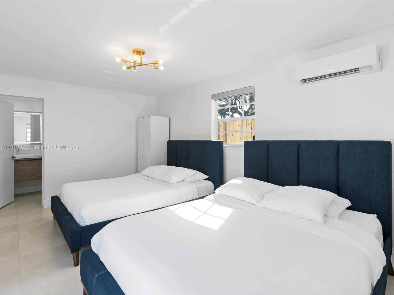   /  1359 sq. ft. $ 2025-11-21 0 Photo