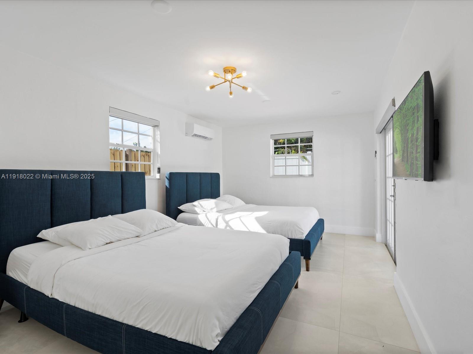   /  1359 sq. ft. $ 2025-11-21 0 Photo