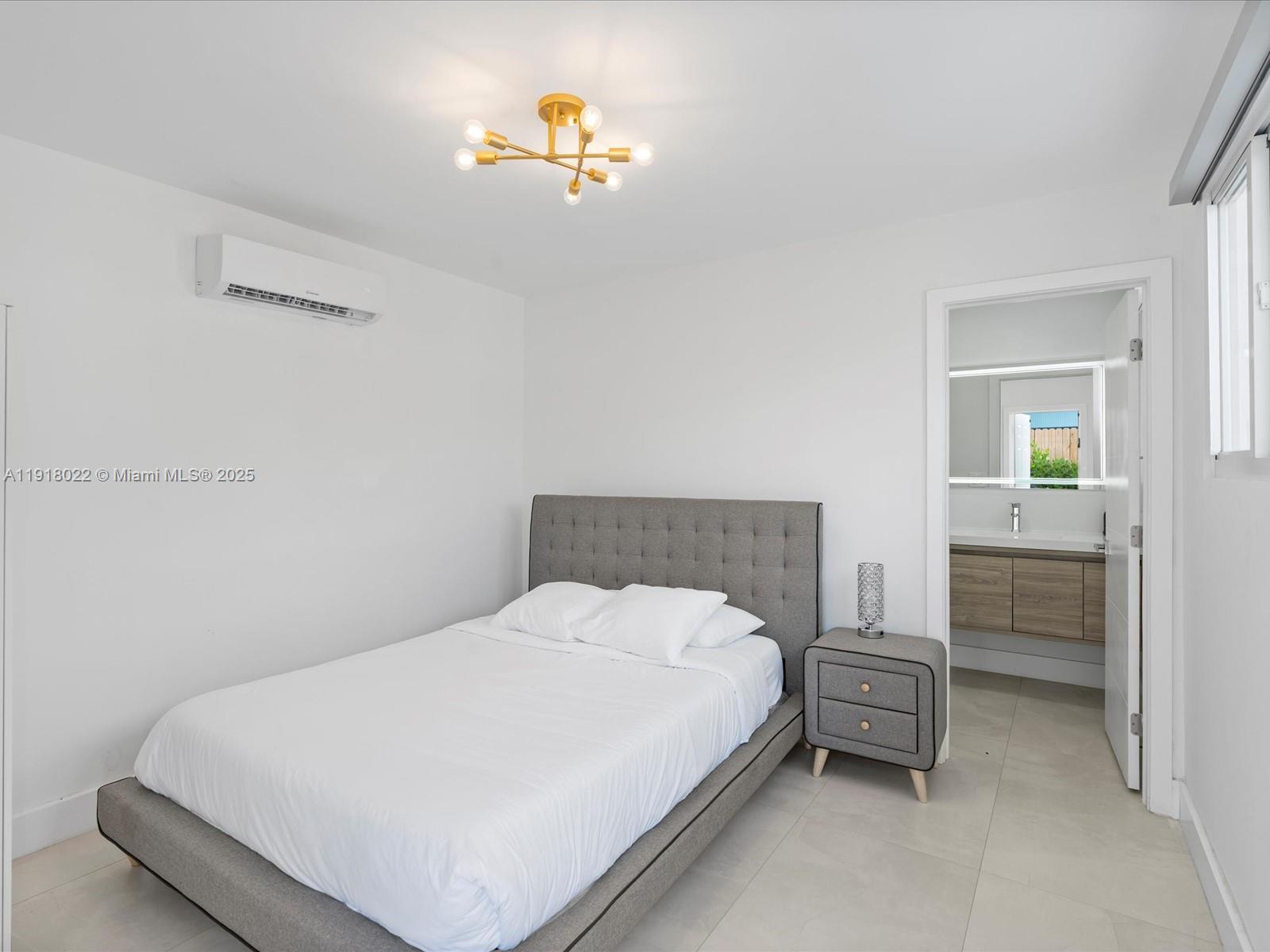   /  1359 sq. ft. $ 2025-11-21 0 Photo