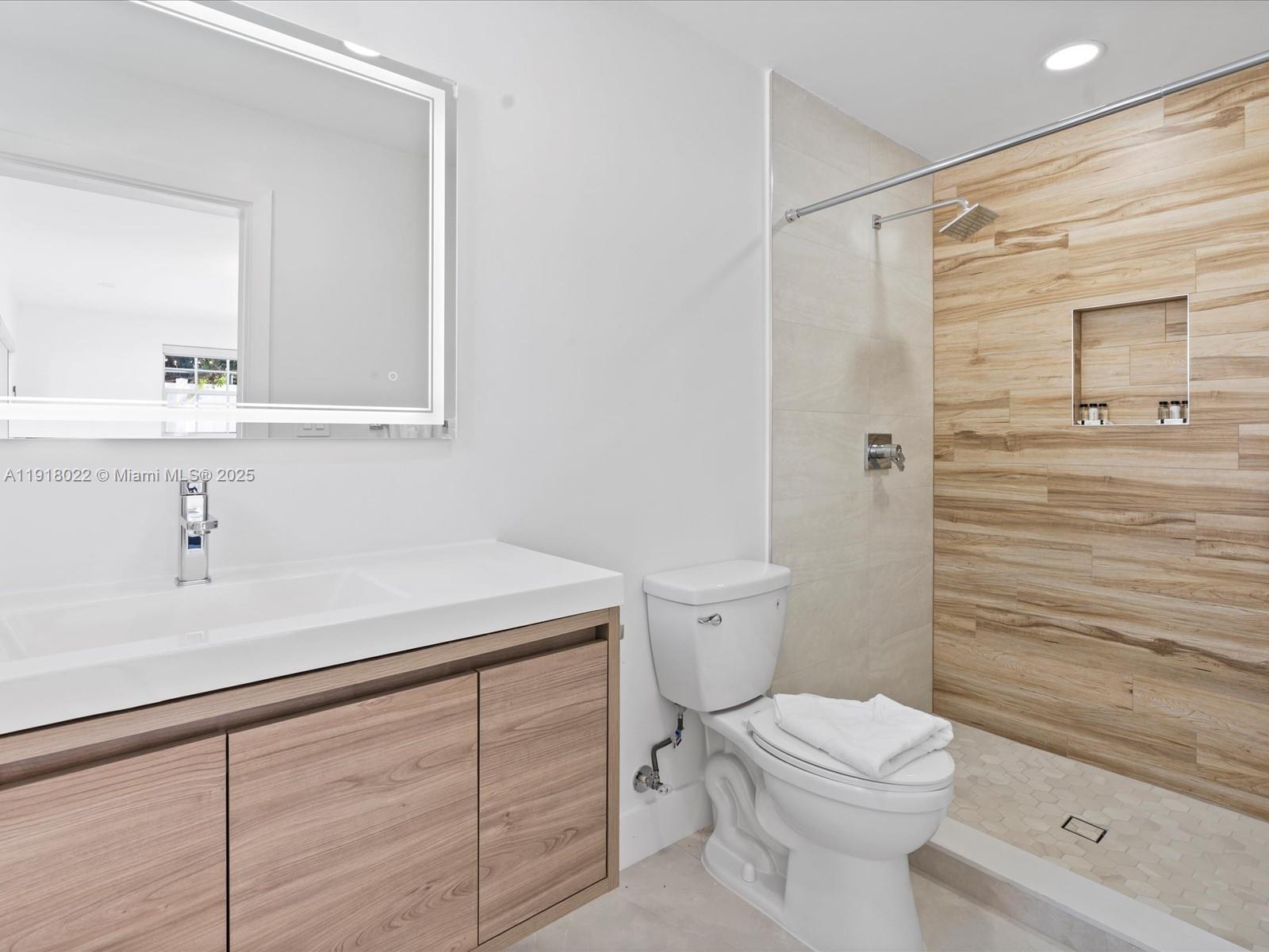   /  1359 sq. ft. $ 2025-11-21 0 Photo