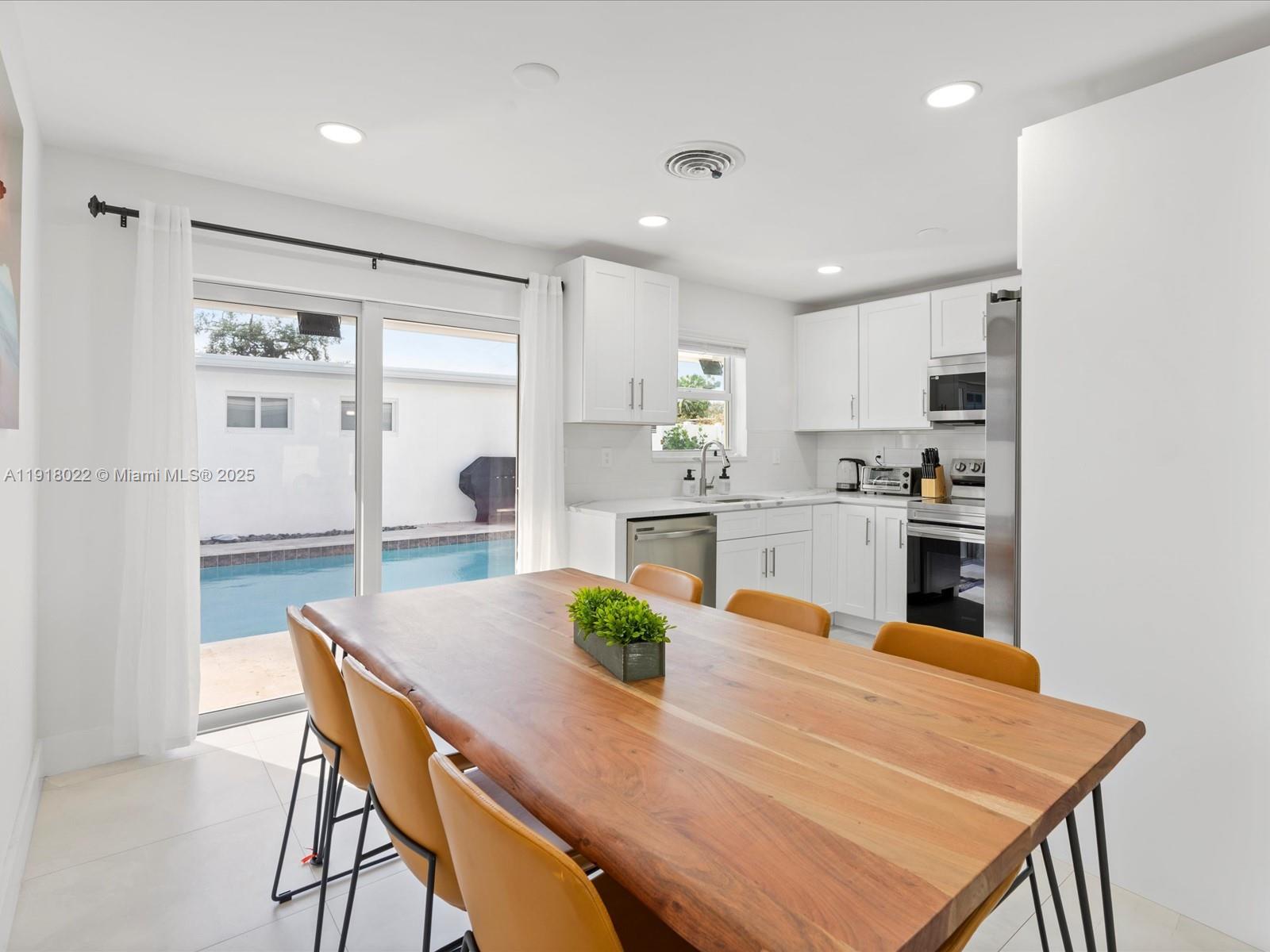   /  1359 sq. ft. $ 2025-11-21 0 Photo