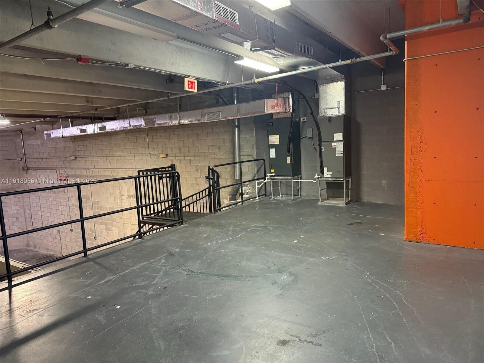 122  /   sq. ft. $ 2025-11-21 0 Photo