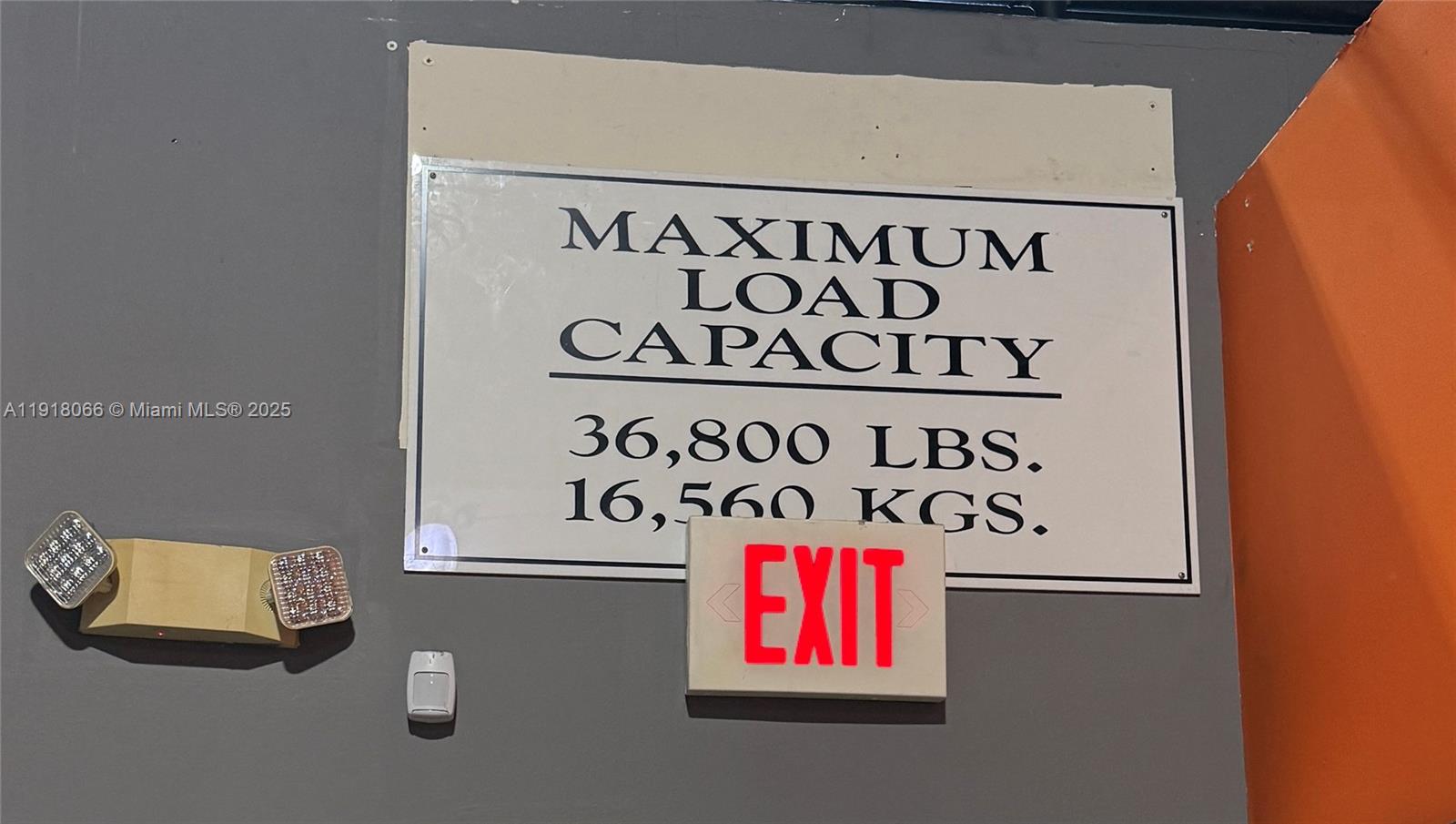 122  /   sq. ft. $ 2025-11-21 0 Photo