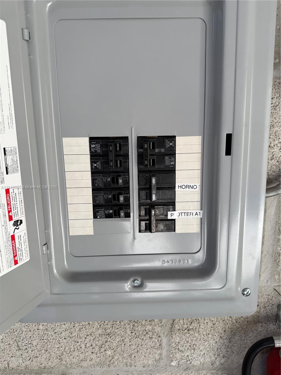 122  /   sq. ft. $ 2025-11-21 0 Photo