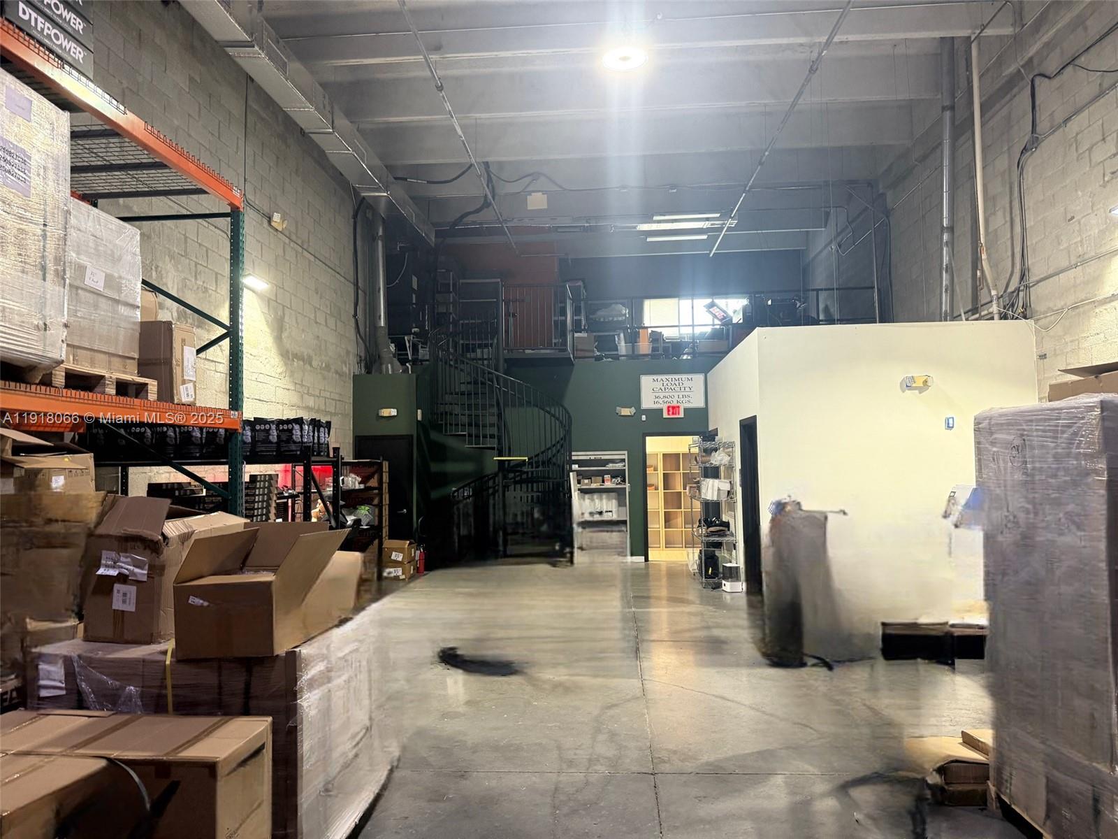 122  /   sq. ft. $ 2025-11-21 0 Photo