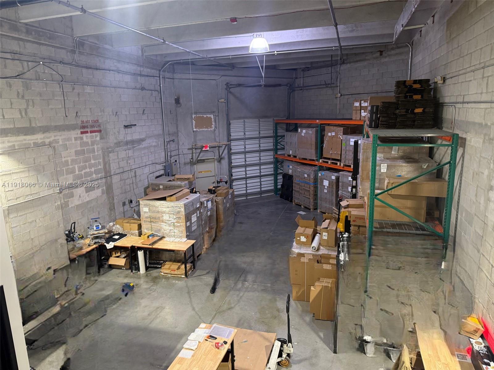 122  /   sq. ft. $ 2025-11-21 0 Photo