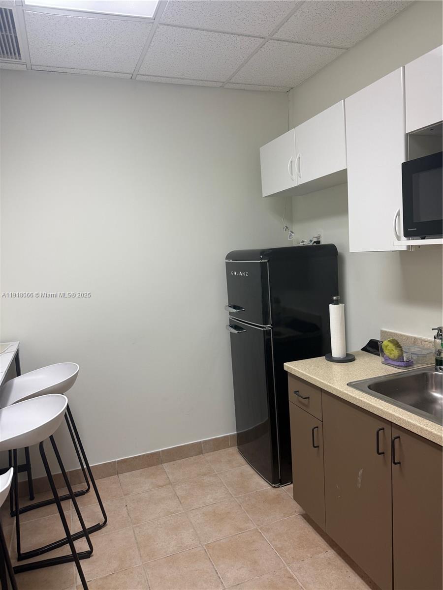 122  /   sq. ft. $ 2025-11-21 0 Photo