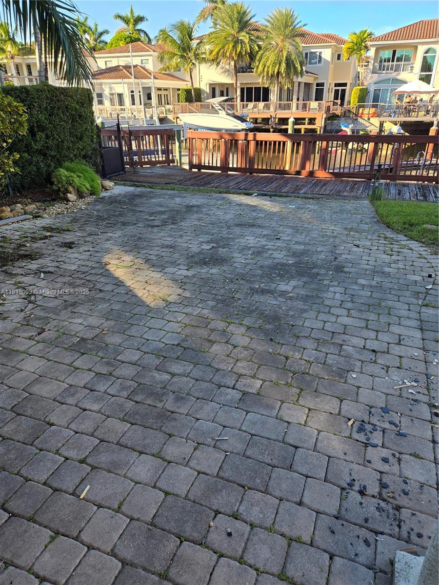 Photo of 933 Harbor Vw N (933), Hollywood, Florida, 33019 -