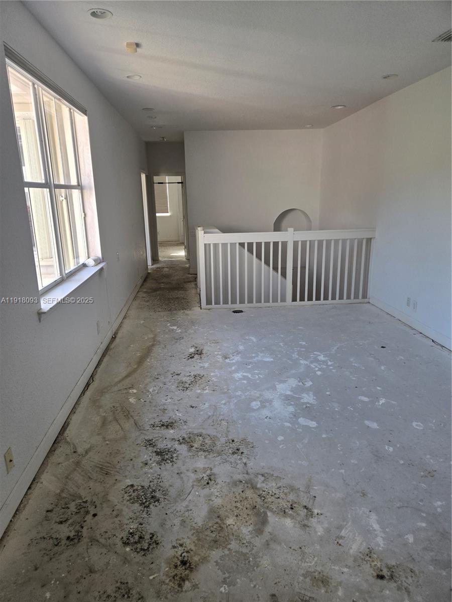 Photo of 933 Harbor Vw N  (933), Hollywood, Florida, 33019 - 