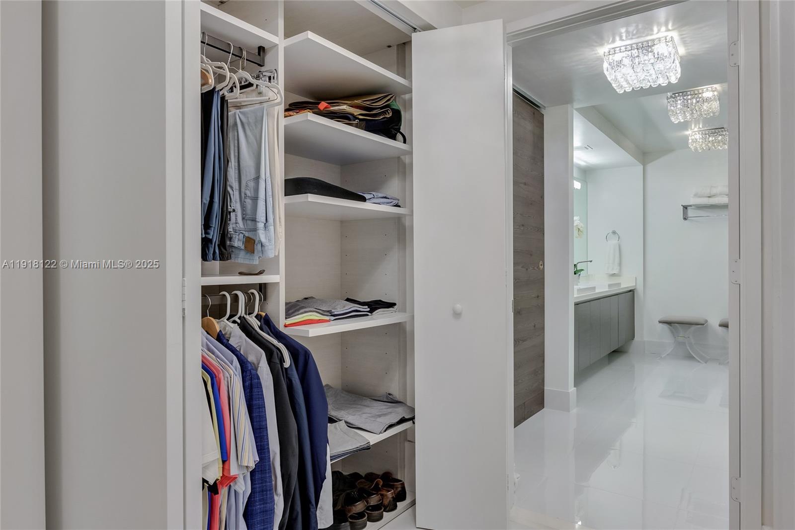 4-2204 2 / 3 1541 кв.футов $ 2025-11-21 0 Фото