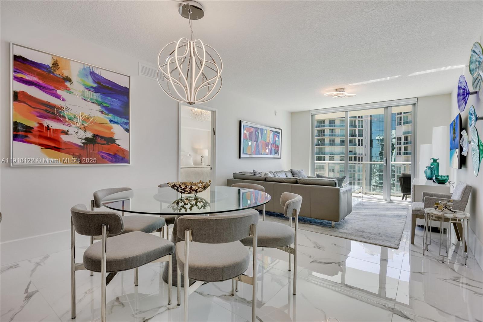 4-2204 2 / 3 1541 кв.футов $ 2025-11-21 0 Фото