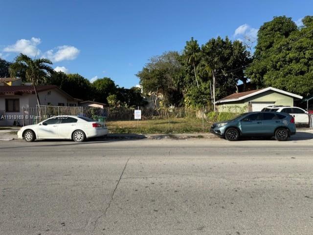   /   кв.футов $ 2025-11-21 0 Фото