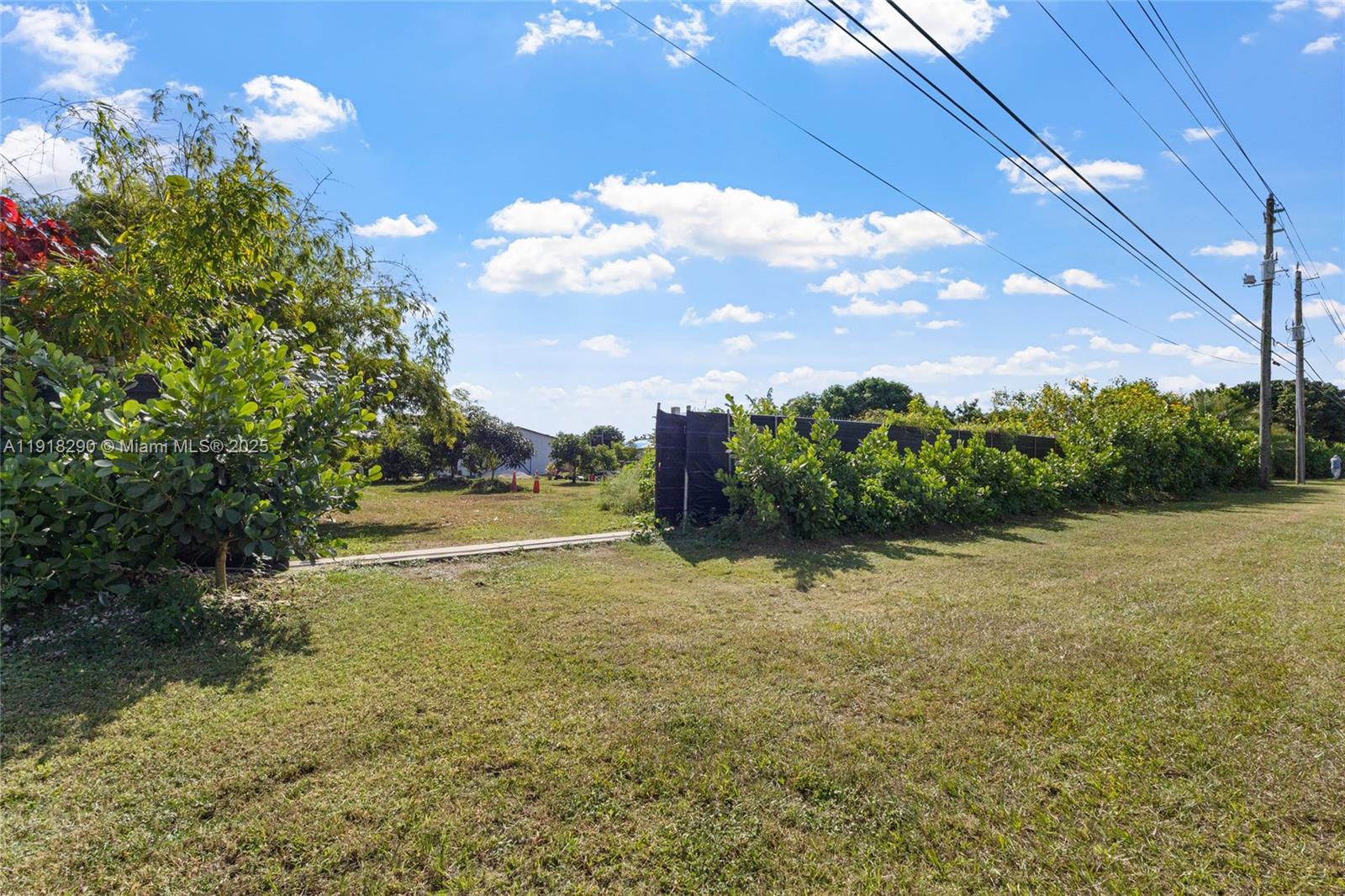   /   кв.футов $ 2025-11-21 0 Фото