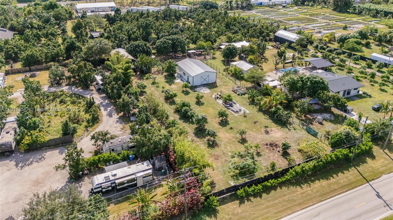   /   кв.футов $ 2025-11-21 0 Фото