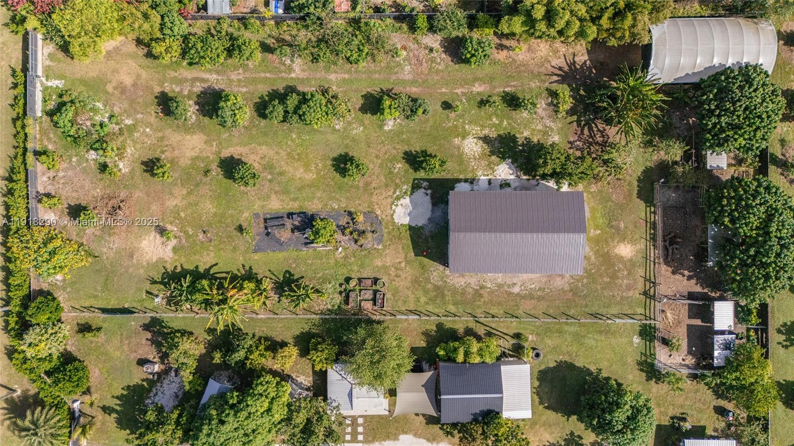   /   кв.футов $ 2025-11-21 0 Фото