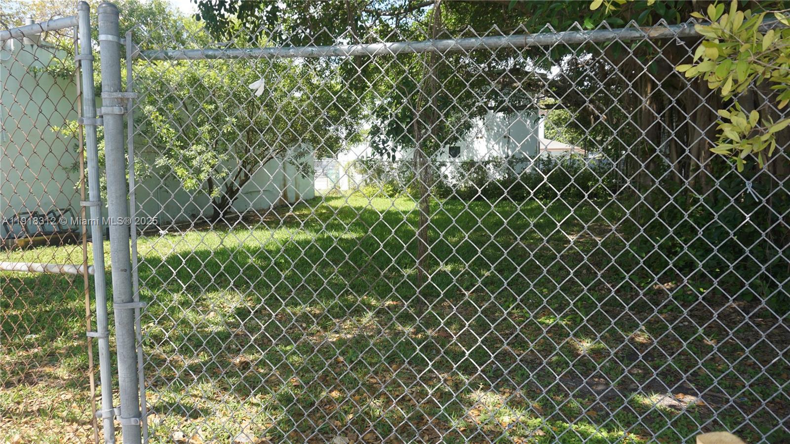 See details / sq. ft. $ 2025-11-21 0 Photo