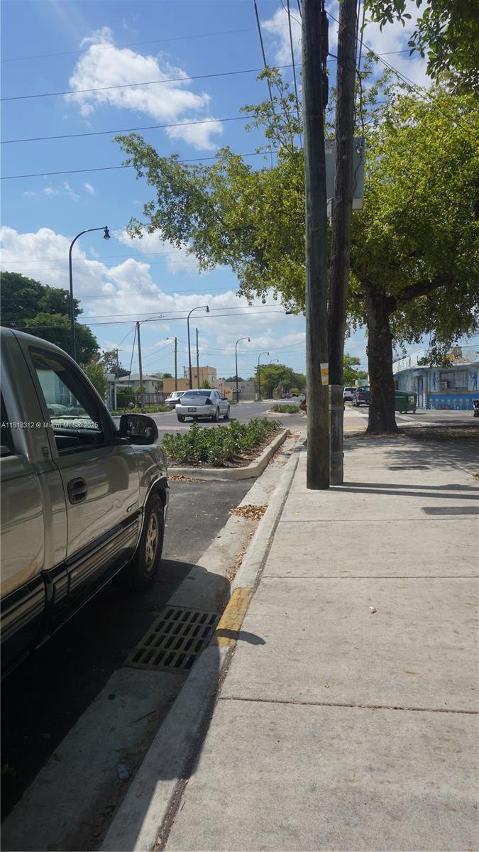 See details / sq. ft. $ 2025-11-21 0 Photo