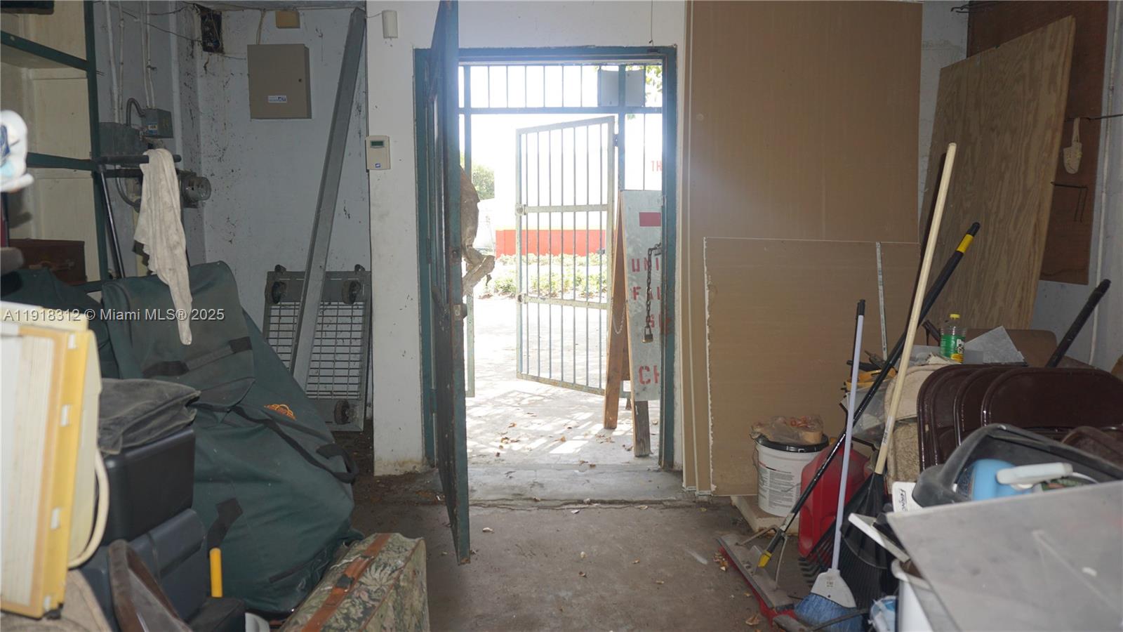 See details / sq. ft. $ 2025-11-21 0 Photo