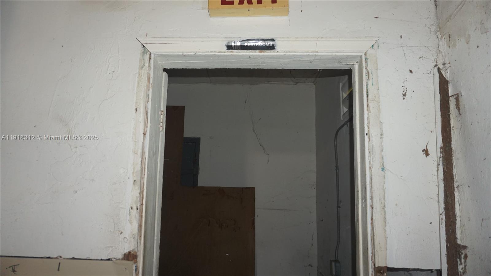 See details / sq. ft. $ 2025-11-21 0 Photo