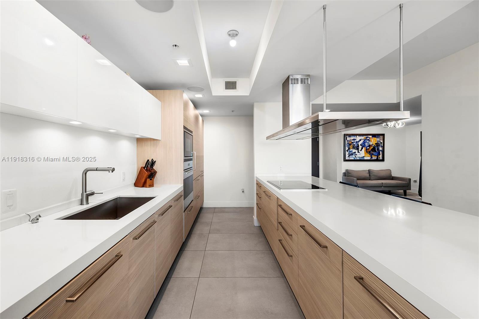 Photo of 17111 Biscayne Blvd #606, North Miami Beach, Florida, 33160 -