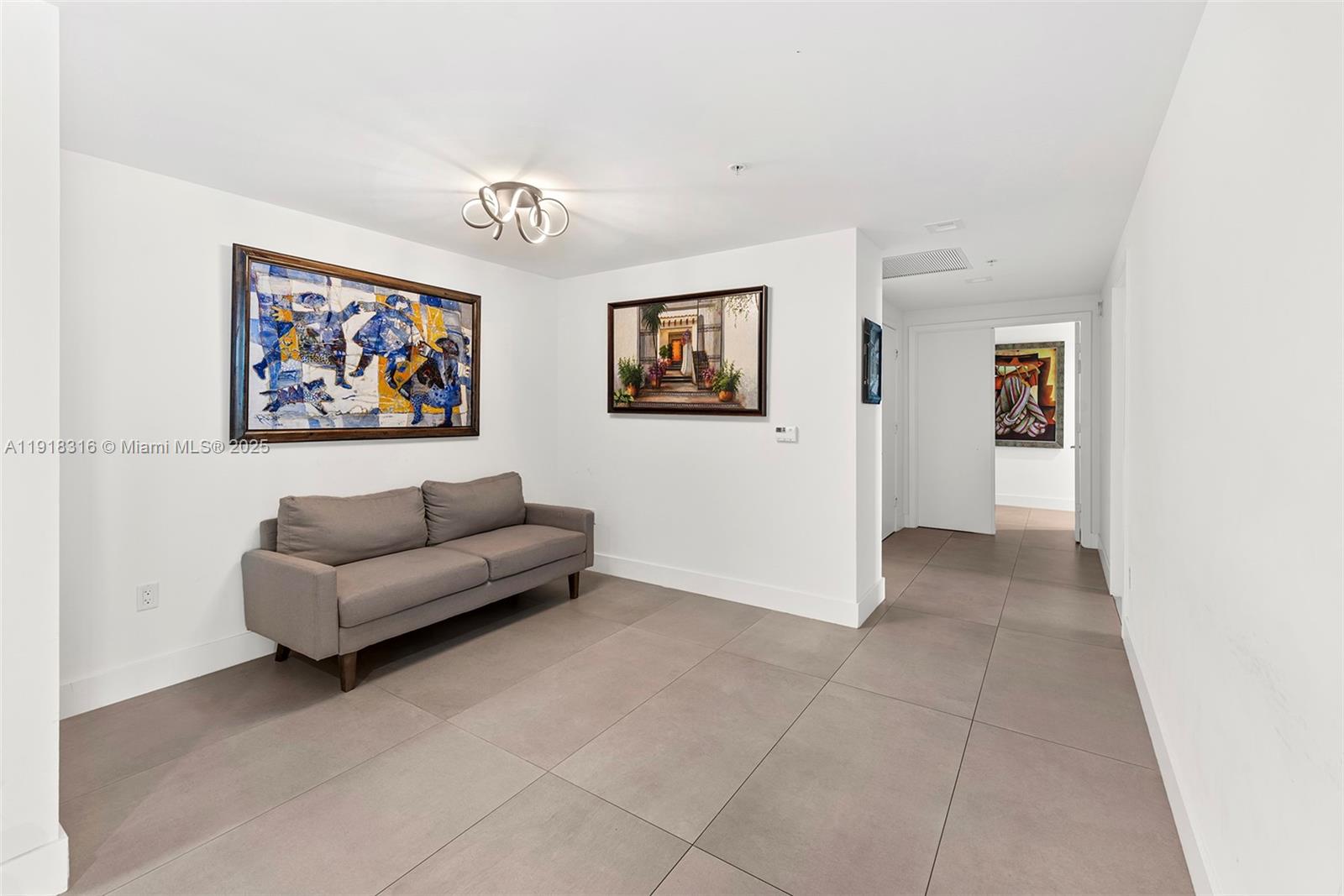 Photo of 17111 Biscayne Blvd #606, North Miami Beach, Florida, 33160 -