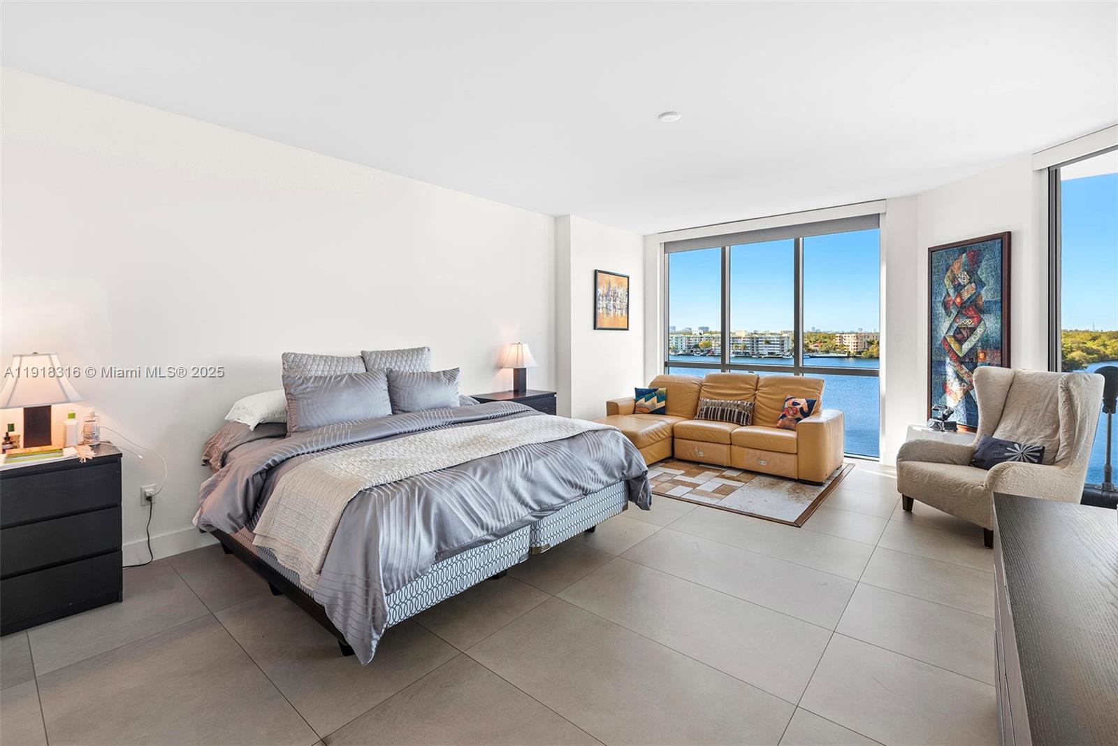 Photo of 17111 Biscayne Blvd #606, North Miami Beach, Florida, 33160 -