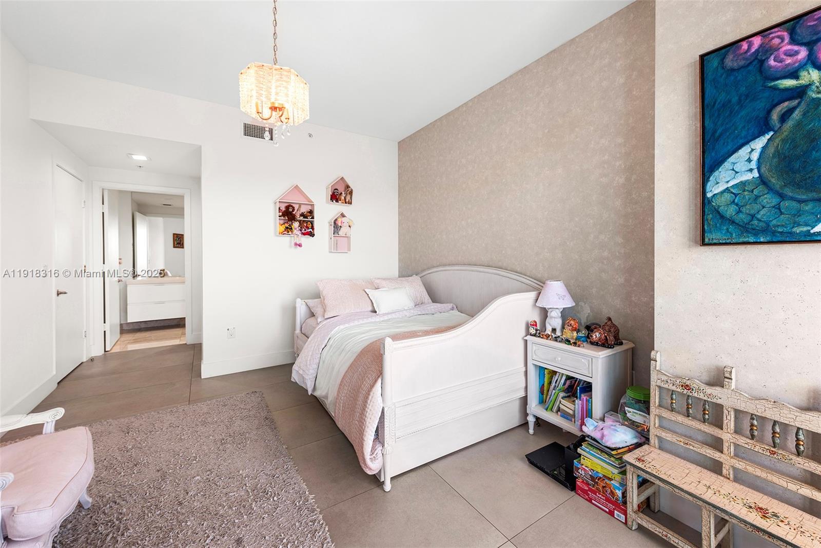 Photo of 17111 Biscayne Blvd #606, North Miami Beach, Florida, 33160 -