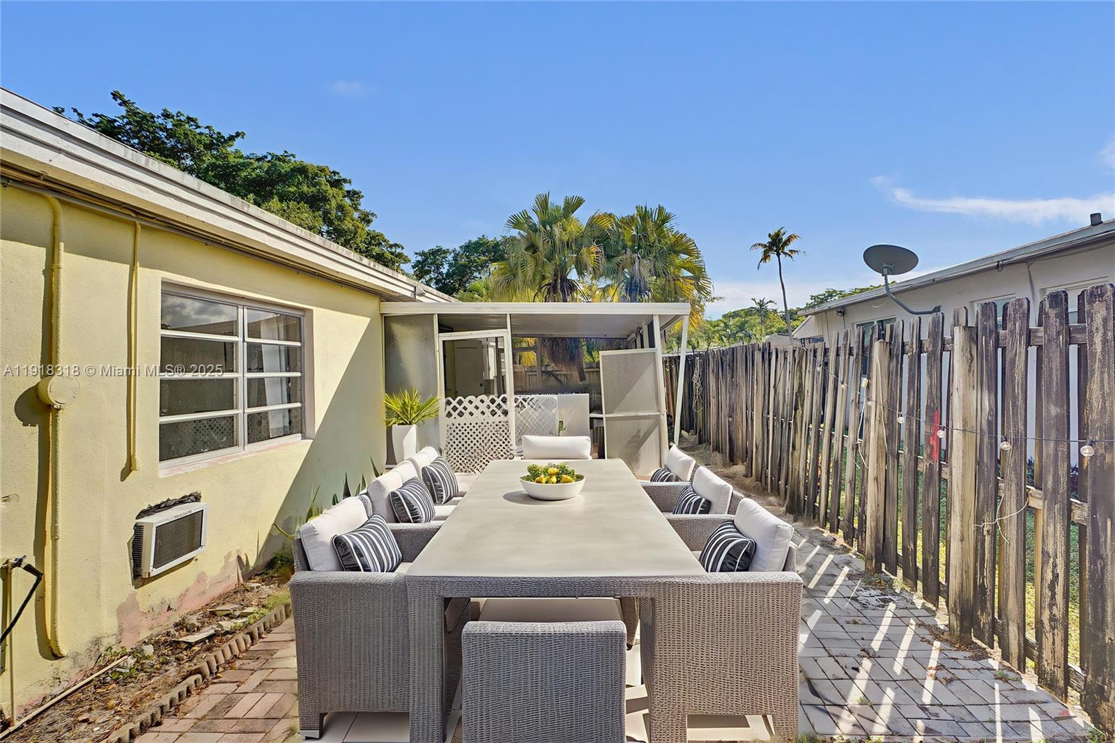   /  1836 sq. ft. $ 2025-11-21 0 Photo