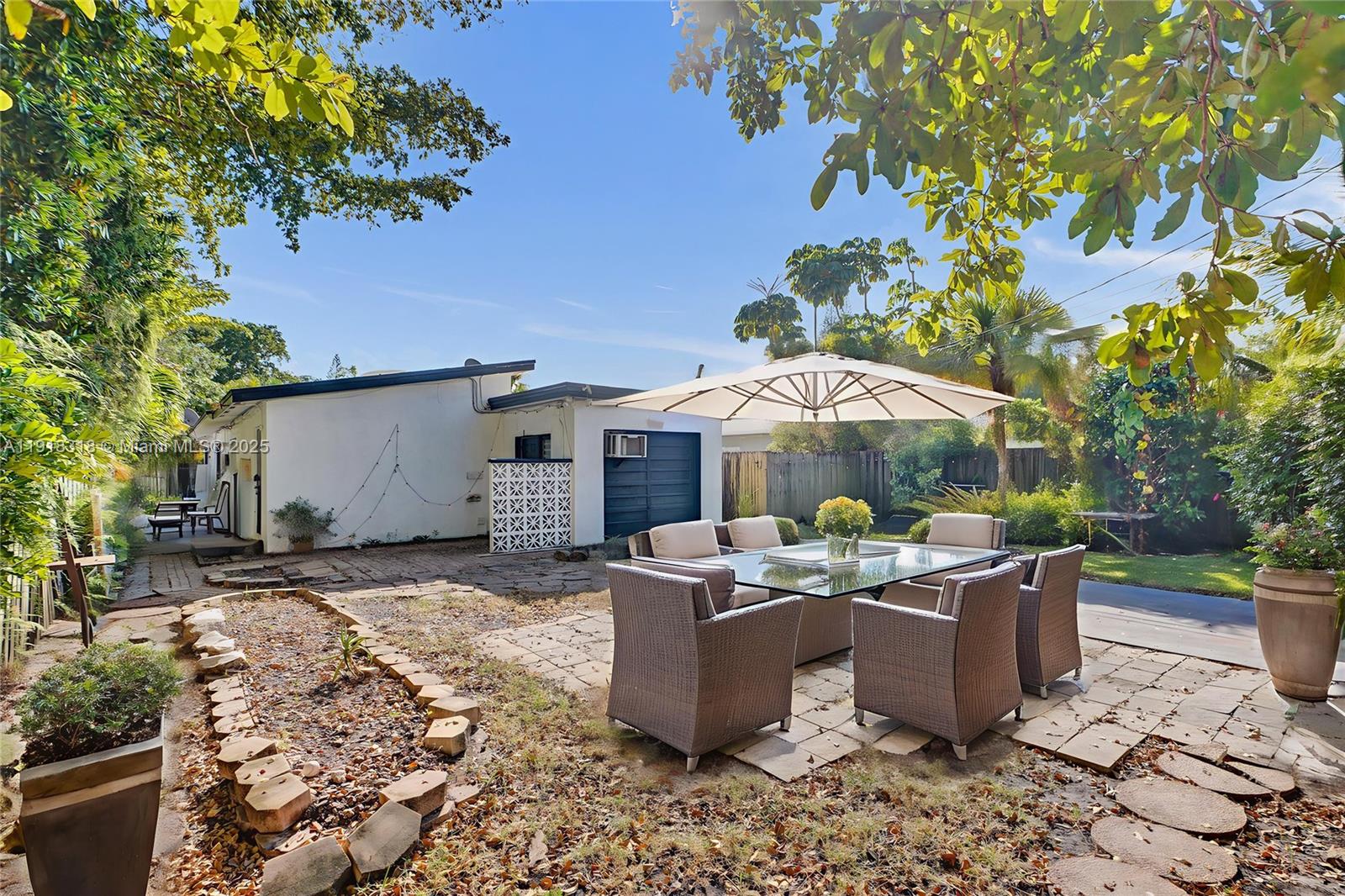   /  1836 sq. ft. $ 2025-11-21 0 Photo