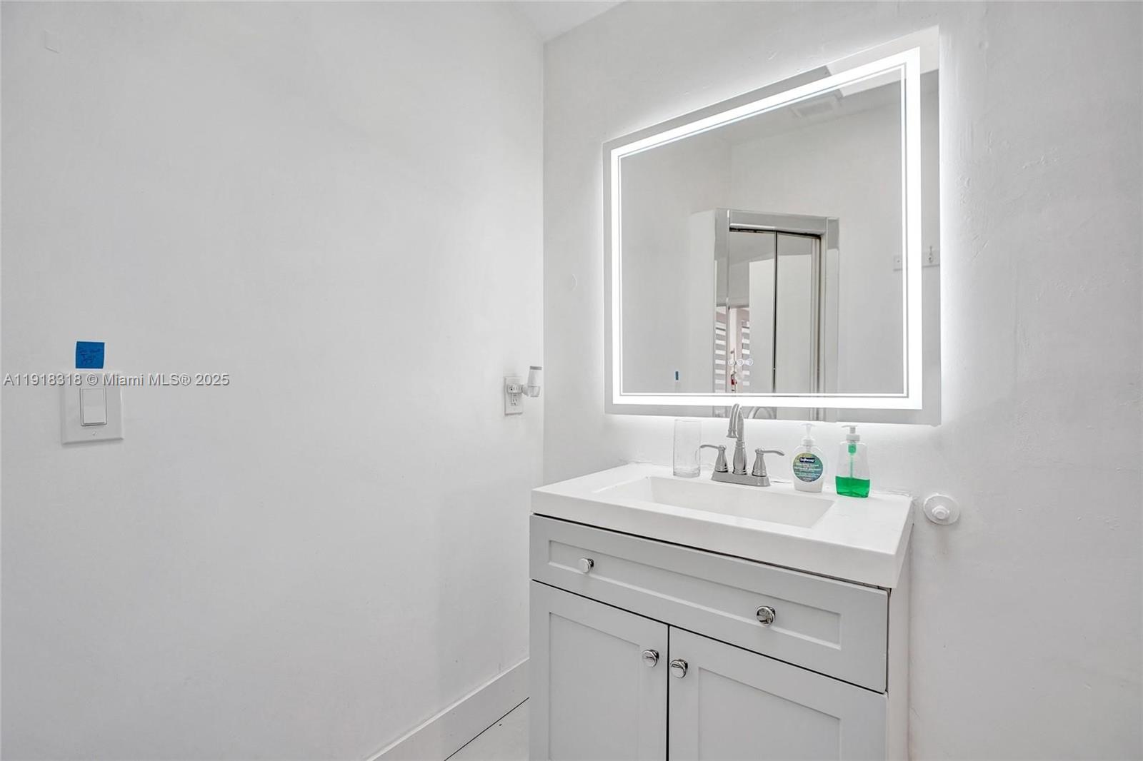   /  1836 sq. ft. $ 2025-11-21 0 Photo