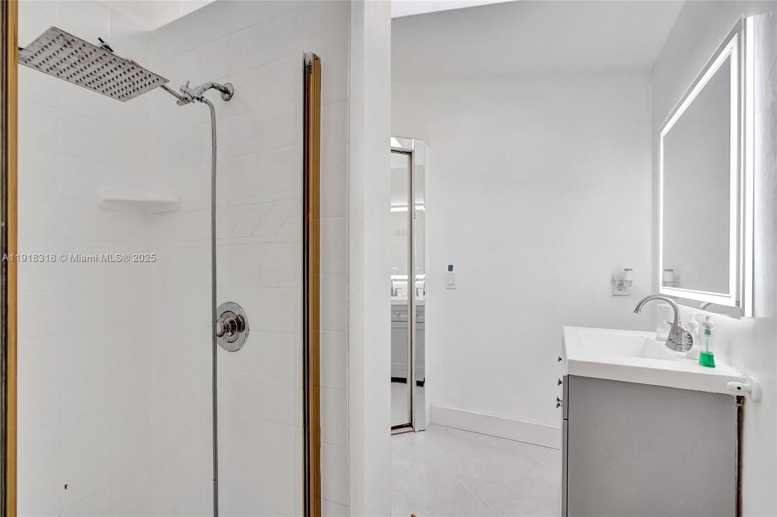   /  1836 sq. ft. $ 2025-11-21 0 Photo