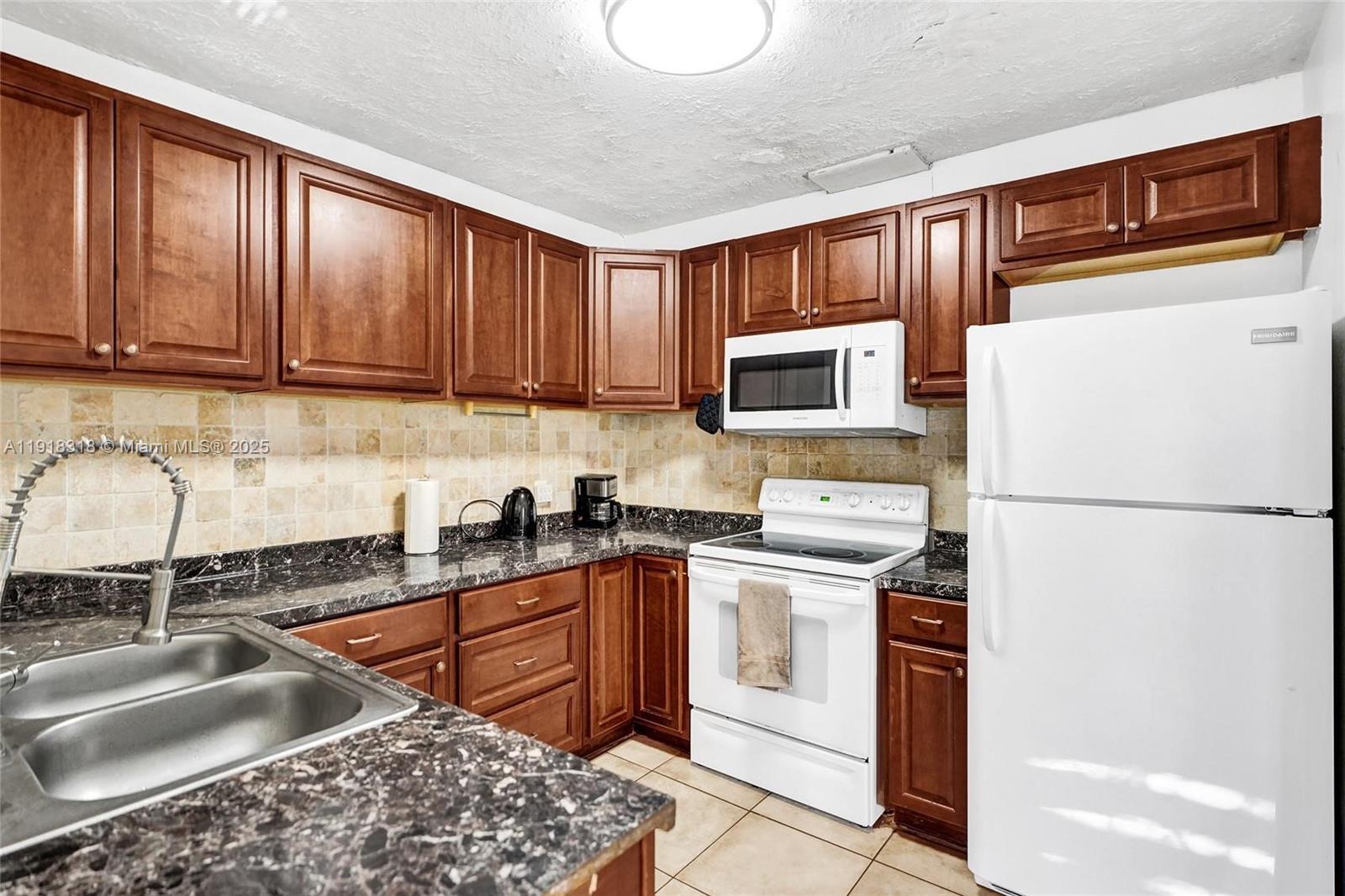   /  1836 sq. ft. $ 2025-11-21 0 Photo