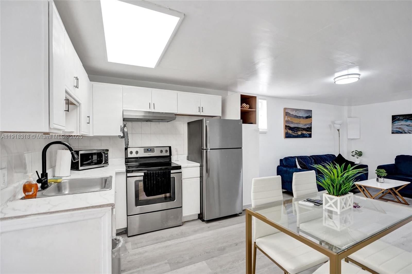   /  1836 sq. ft. $ 2025-11-21 0 Photo